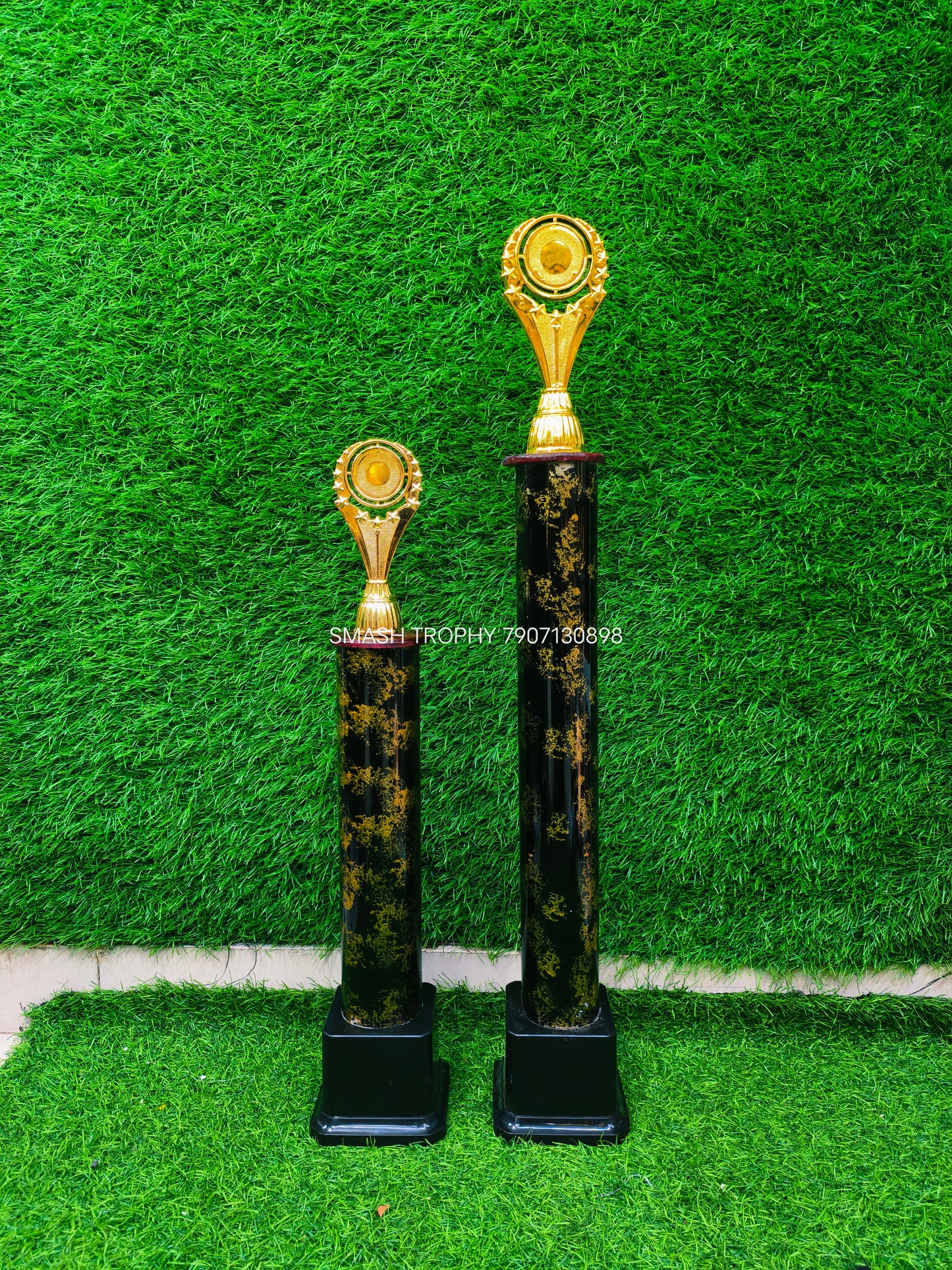 Low price plastic trophies 116-550 Black