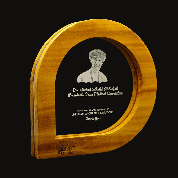 Solidify Success: Personalized Corporate Wooden Mementos