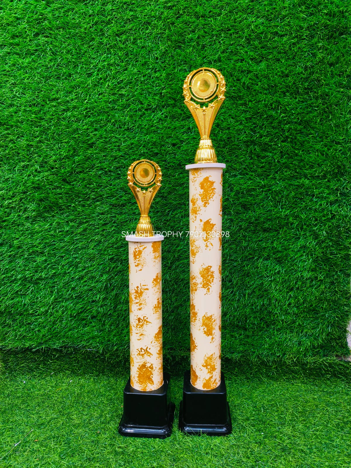 Low price plastic trophies 116-550 WITH