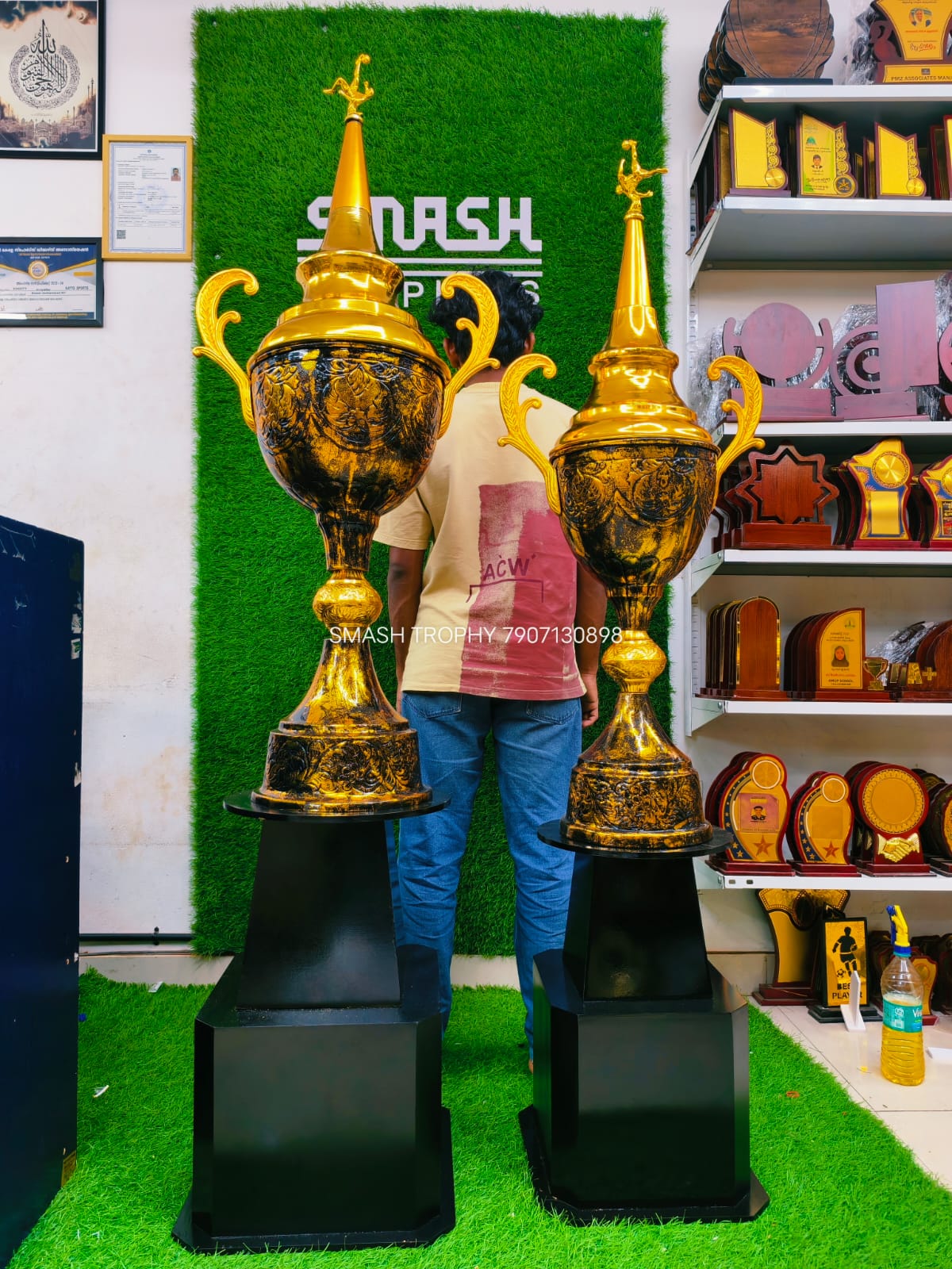 Metal trophies FLOWER 6.4 FT BLACK