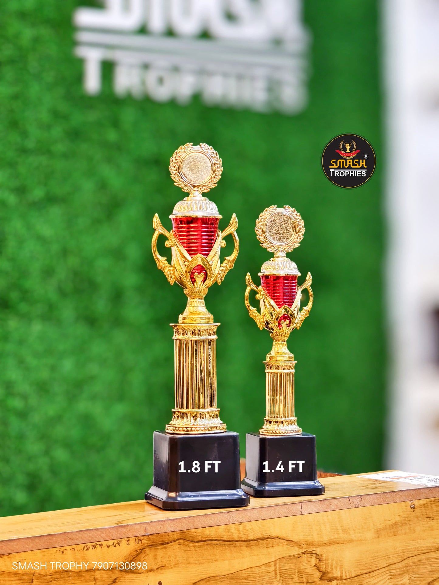 Plastic trophy 324-1580