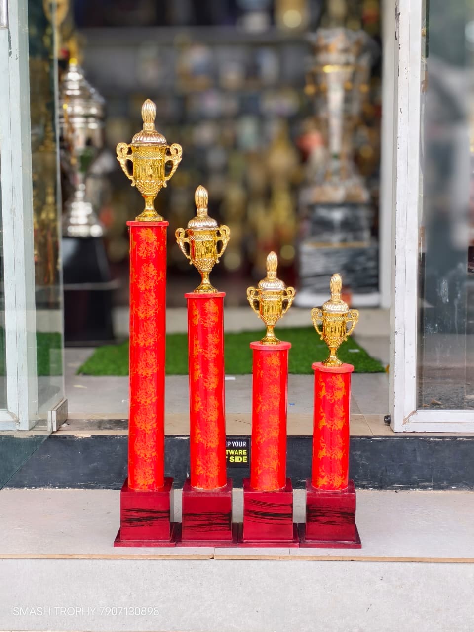 Plastic trophies329 LMS