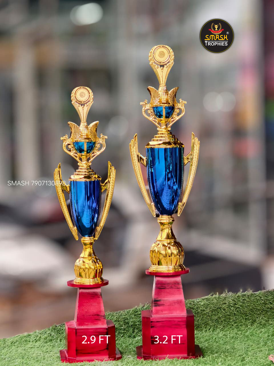 Plastic trophies58-867 MS