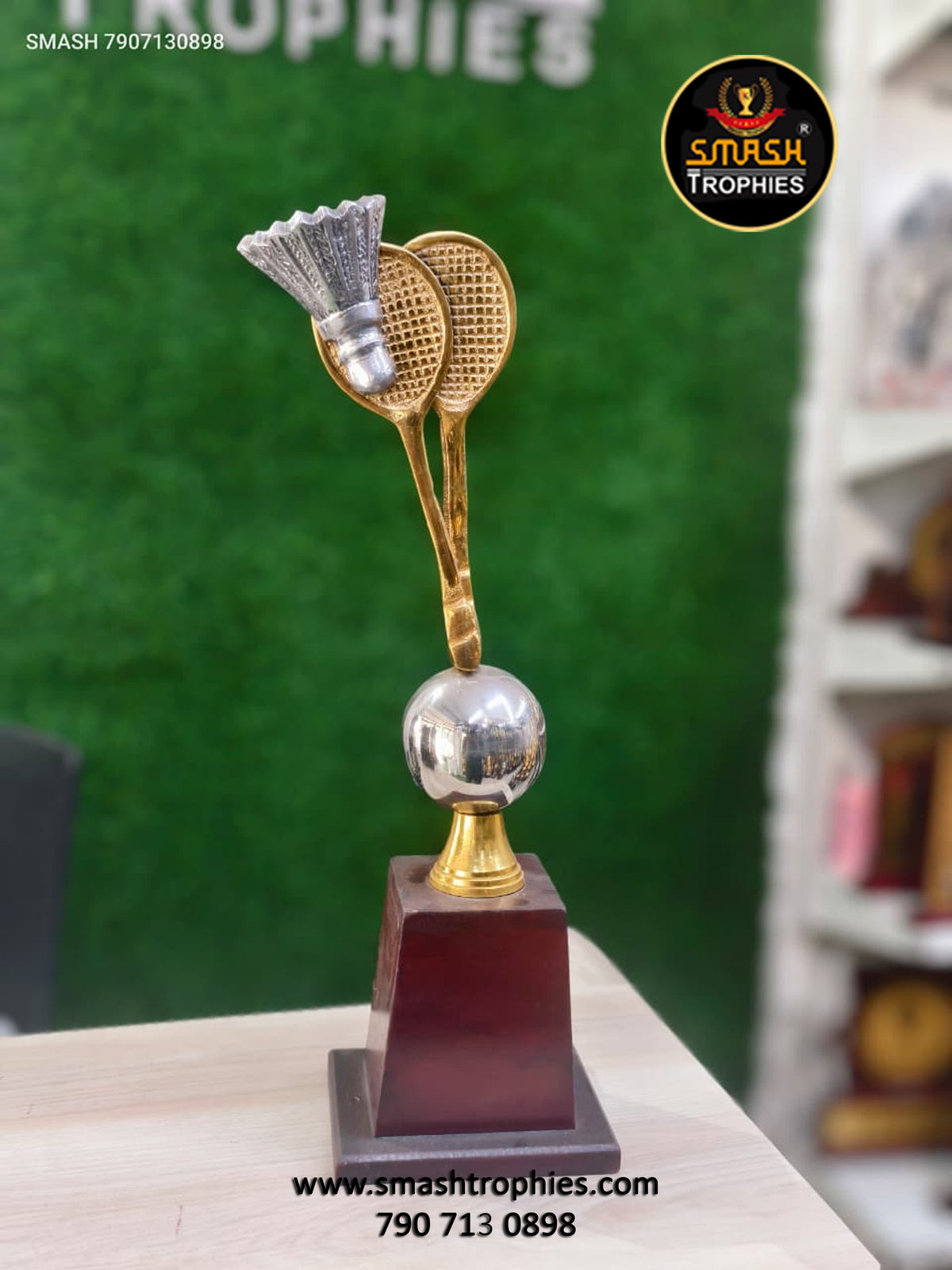 BADMINTON TROPHY M 427 - 450