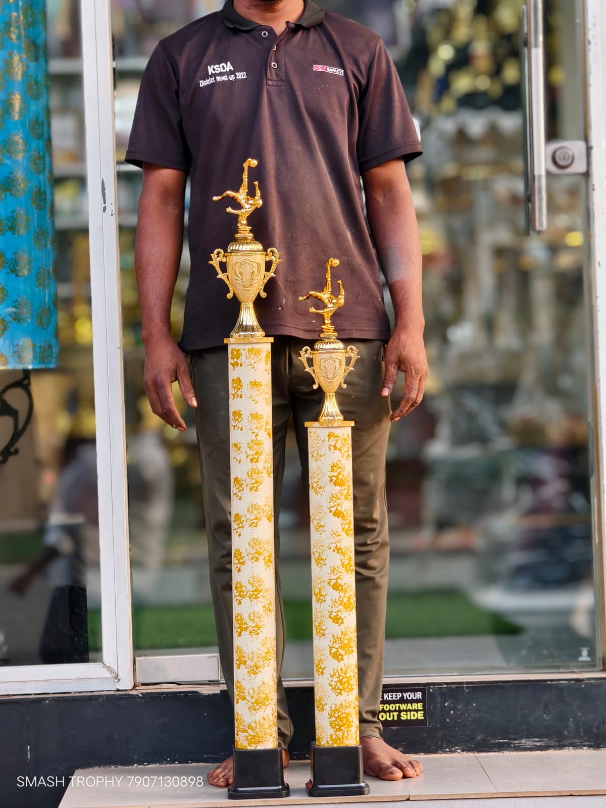 Plastic trophy 33-1080 WITH