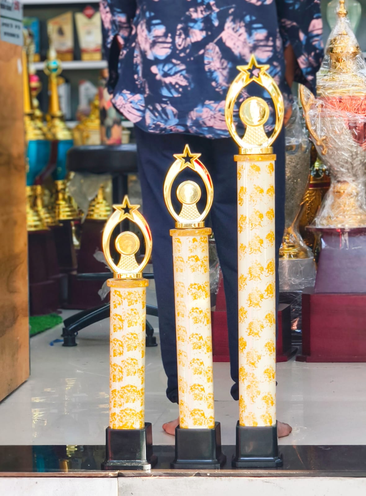 Plastic Trophy FF06-1000 WITH