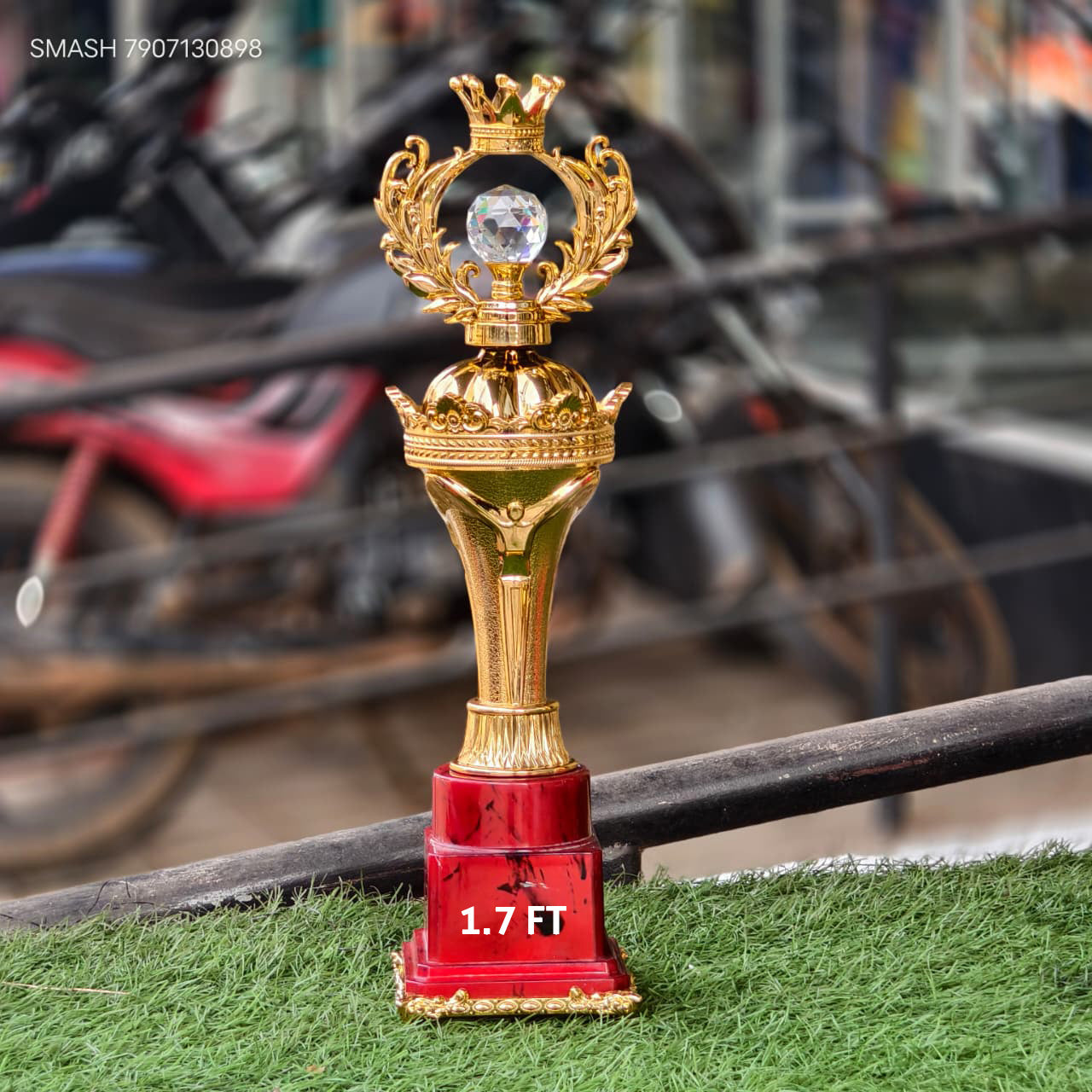7059 M 1210 – SMASH TROPHIES
