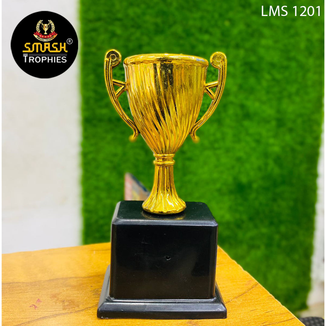 1201 M – SMASH TROPHIES