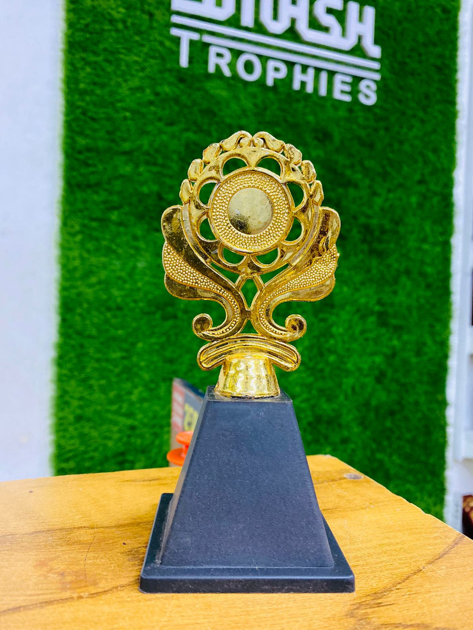TROPHIES HUB – SMASH TROPHIES