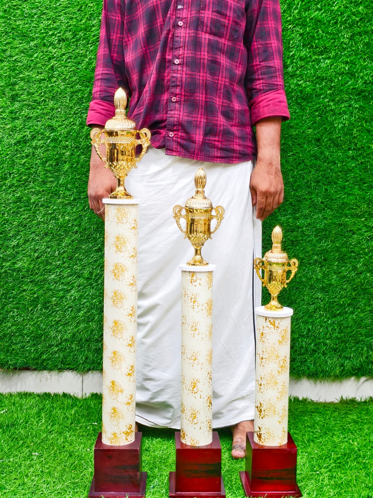 Low price plastic trophies 329-1150 WITH