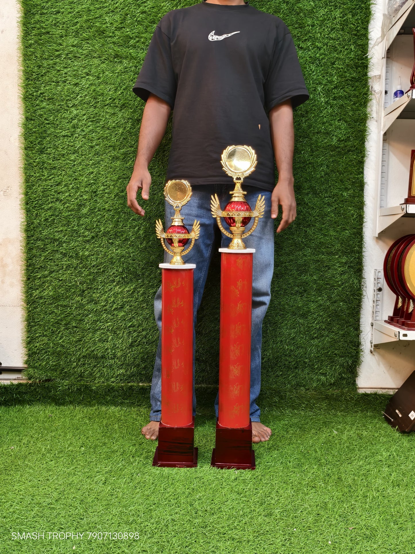Low price plastic trophies 50-1050 RED