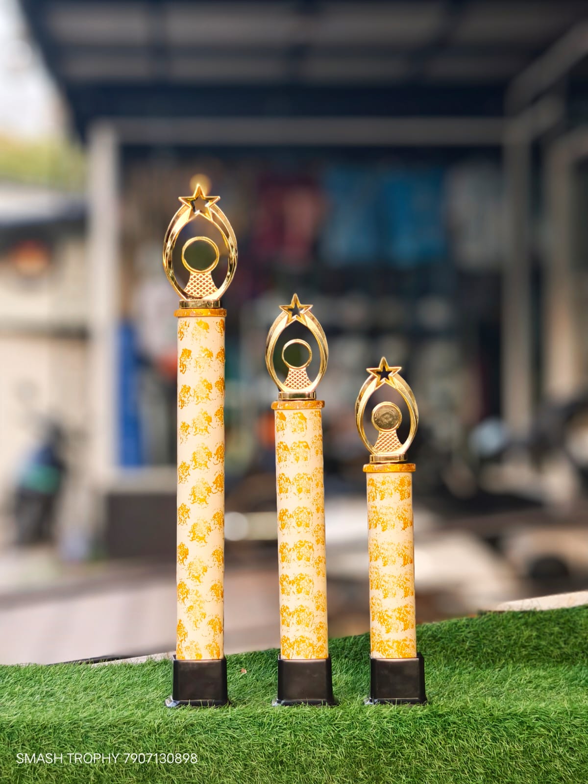 Plastic Trophy FF06-1000 WITH
