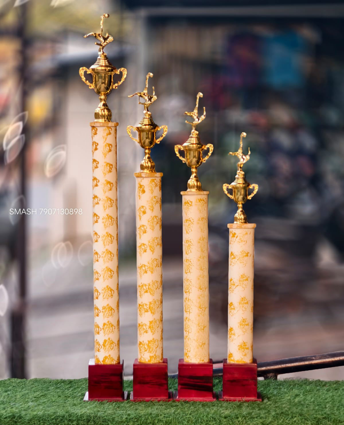 Plastic 4 trophies 108- 1900