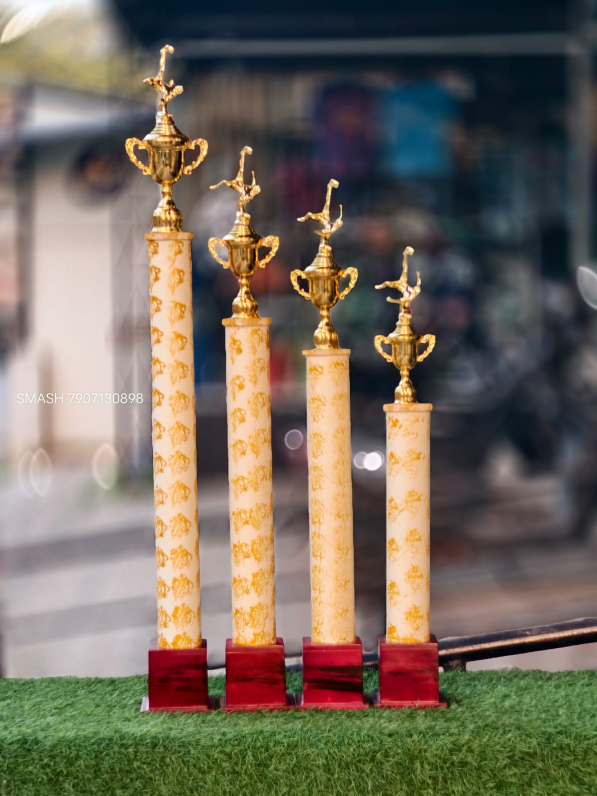 Plastic 4 trophies 108- 1900