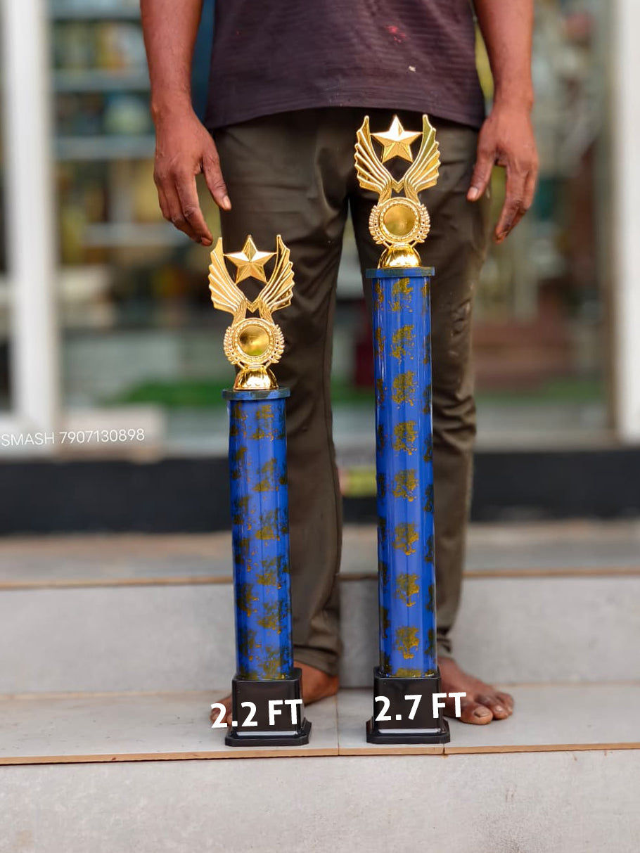 97-530 Plastic trophies Blue