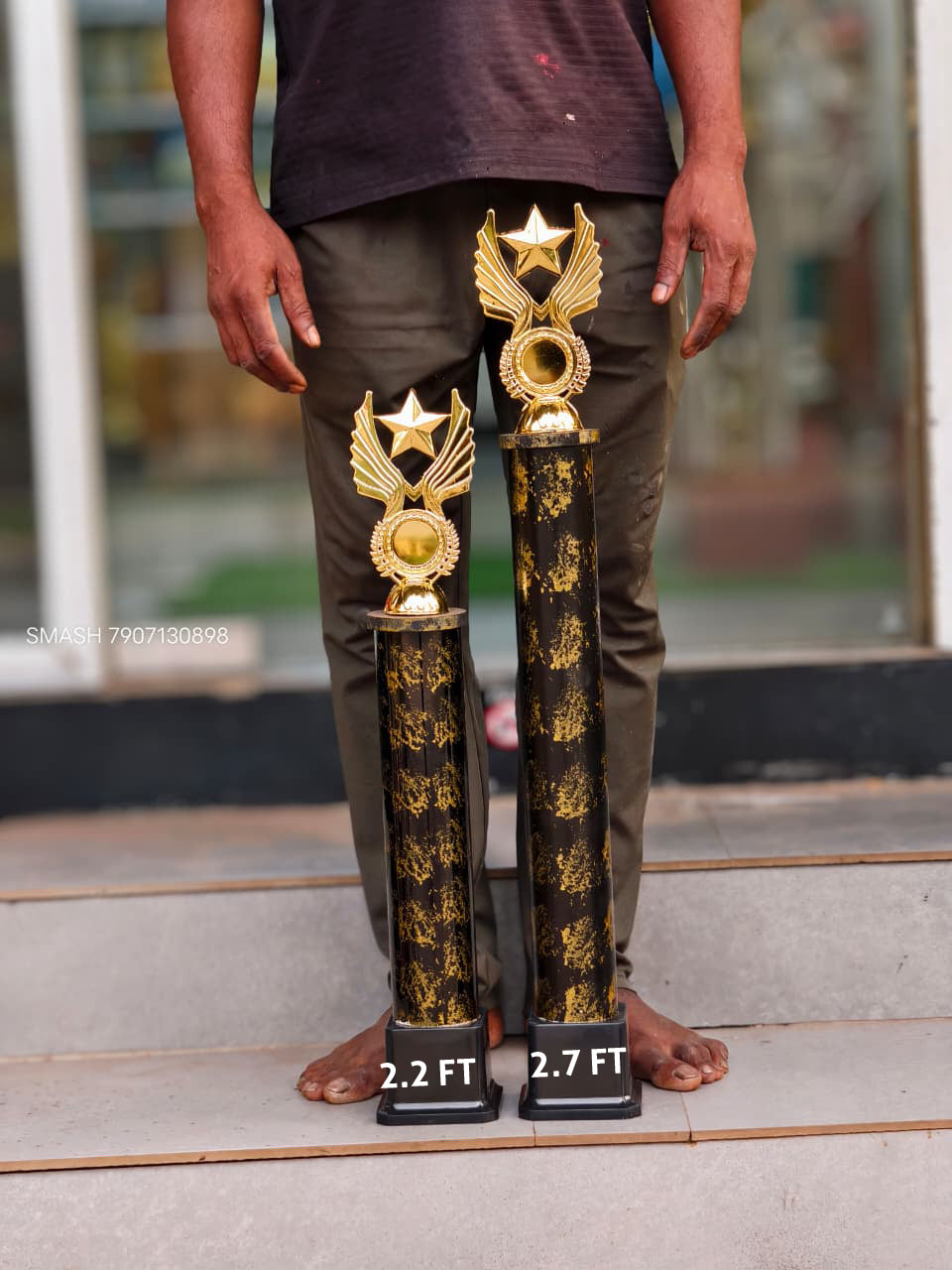 97-530 Plastic trophies Blak