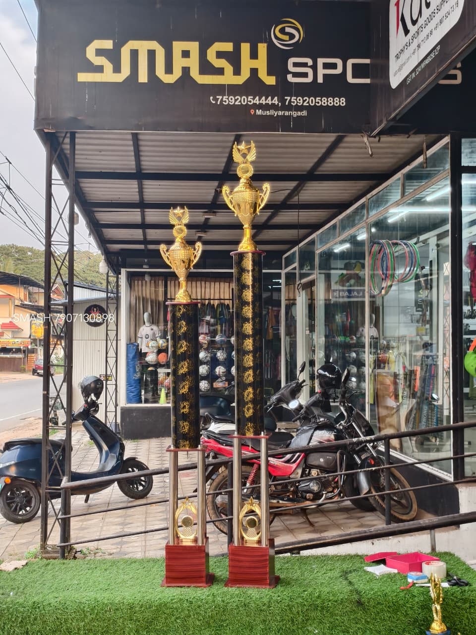 MS750-2800 Plastic trophies black