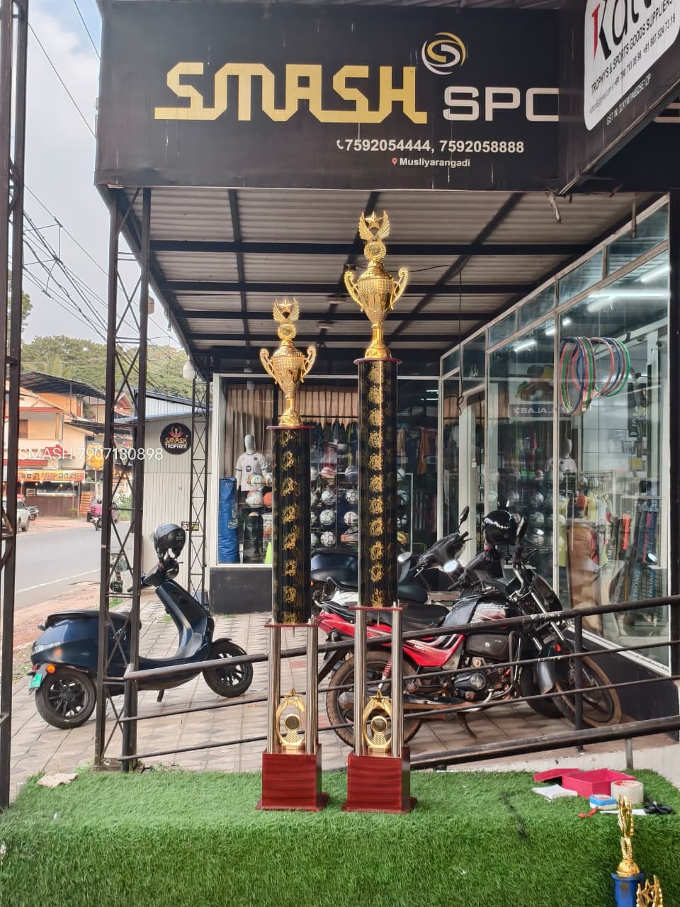MS750-2800 Plastic trophies black