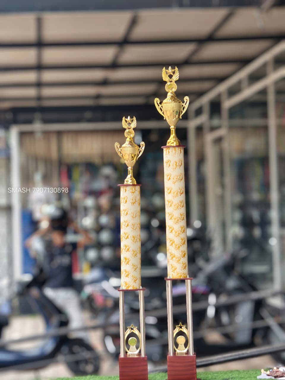 MS750-2800 Plastic trophies white