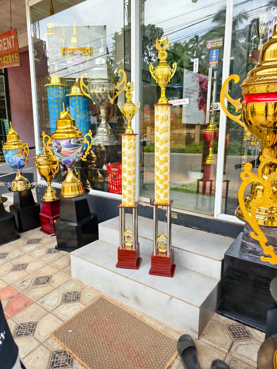MS750-2800 Plastic trophies white