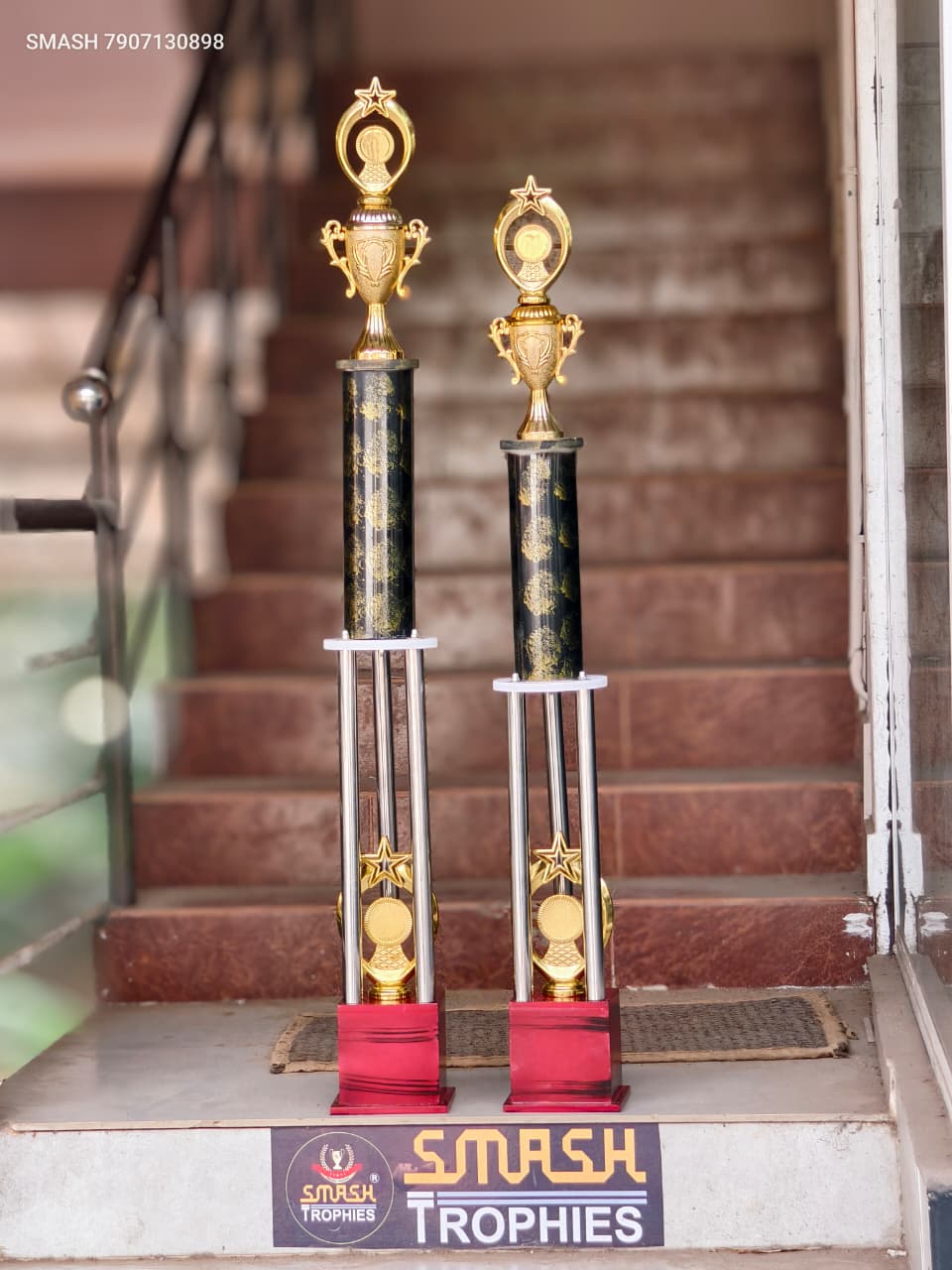 Trophies 33-1800 BLACK