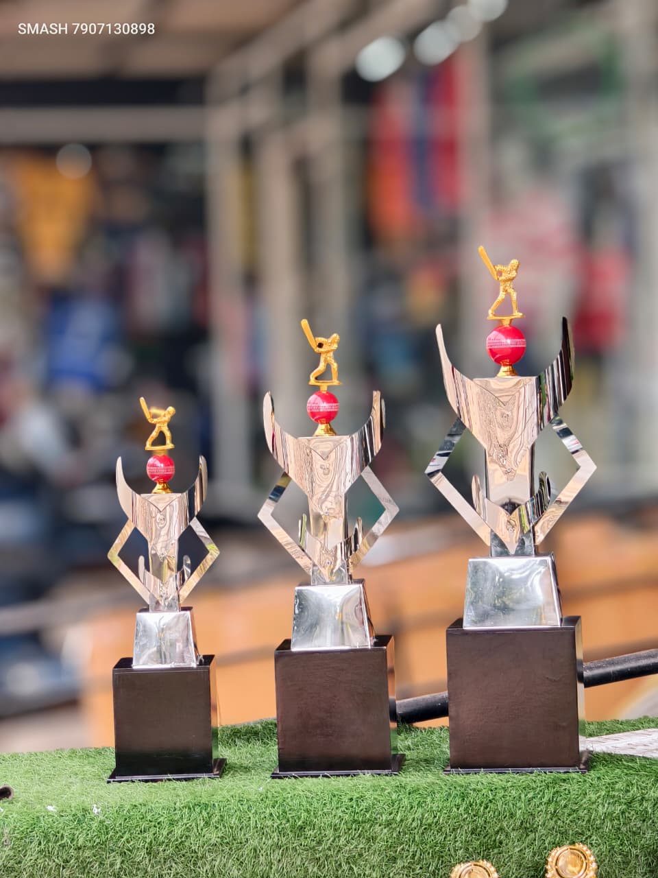 PREMIUM PODIUM TROPHY SET 8400