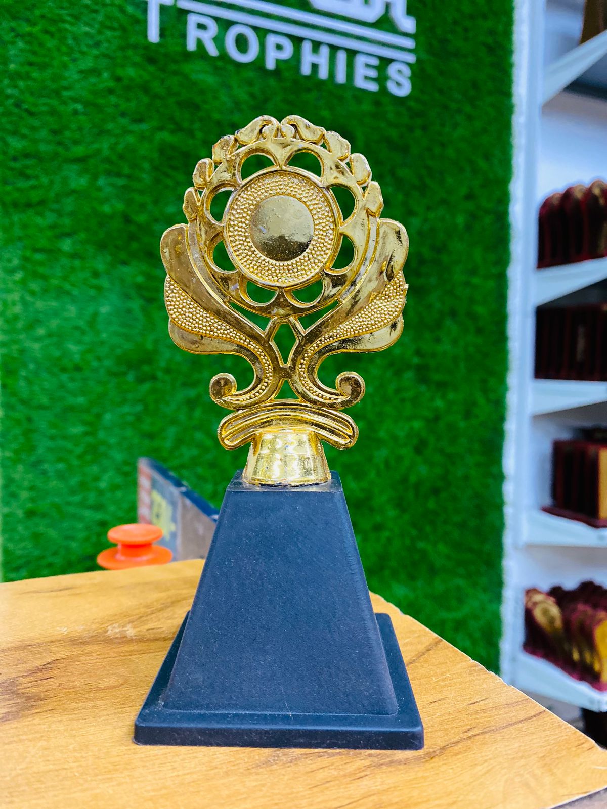 TROPHIES HUB – SMASH TROPHIES