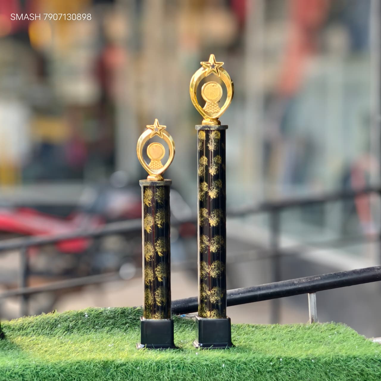 85-520 BLAK – SMASH TROPHIES